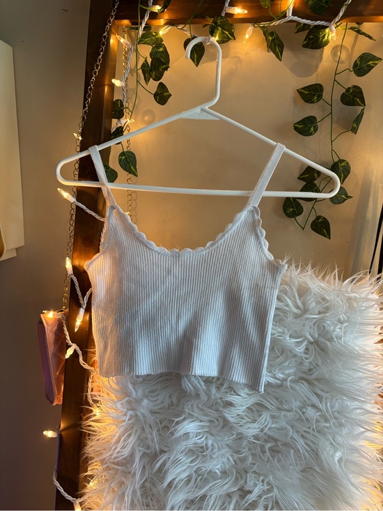Tops - Women’s White Ribbed Scallop-Edge Cami Tank